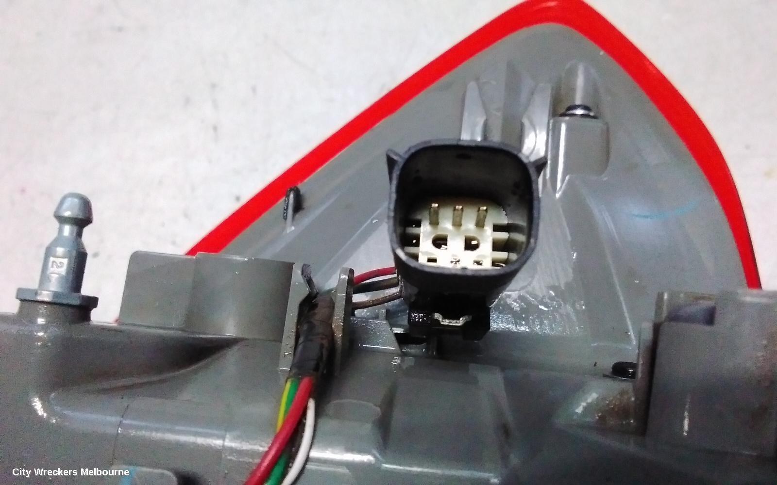 FORD EVEREST RIGHT TAILLIGHT, UA, IN BODY, 07/2015 - 05/2022