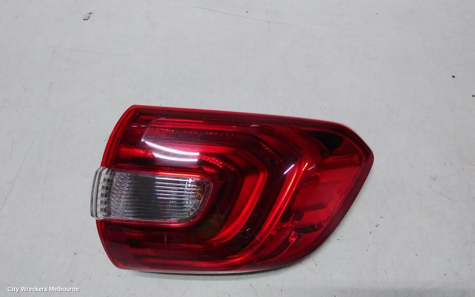 FORD EVEREST RIGHT TAILLIGHT, UA, IN BODY, 07/2015 - 05/2022