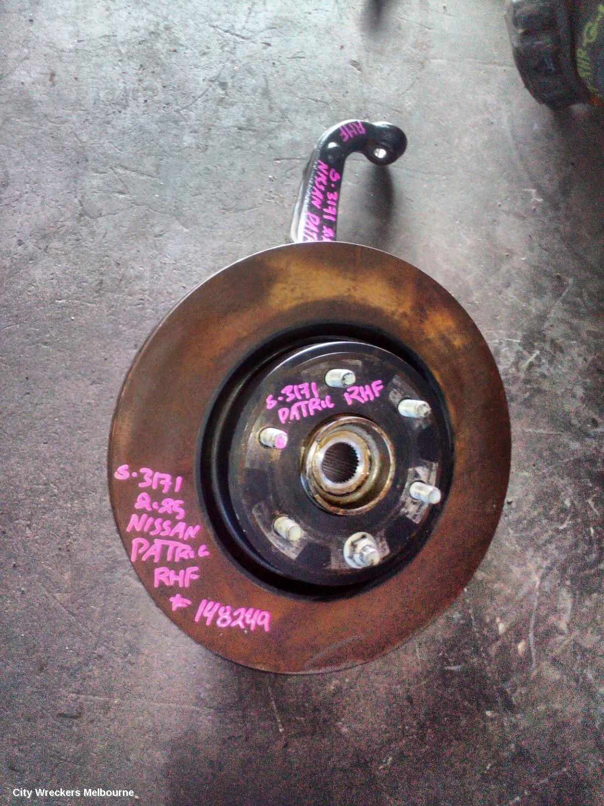 NISSAN PATROL RIGHT FRONT HUB ASSEMBLY, Y62, 11/2012 ONWARDS