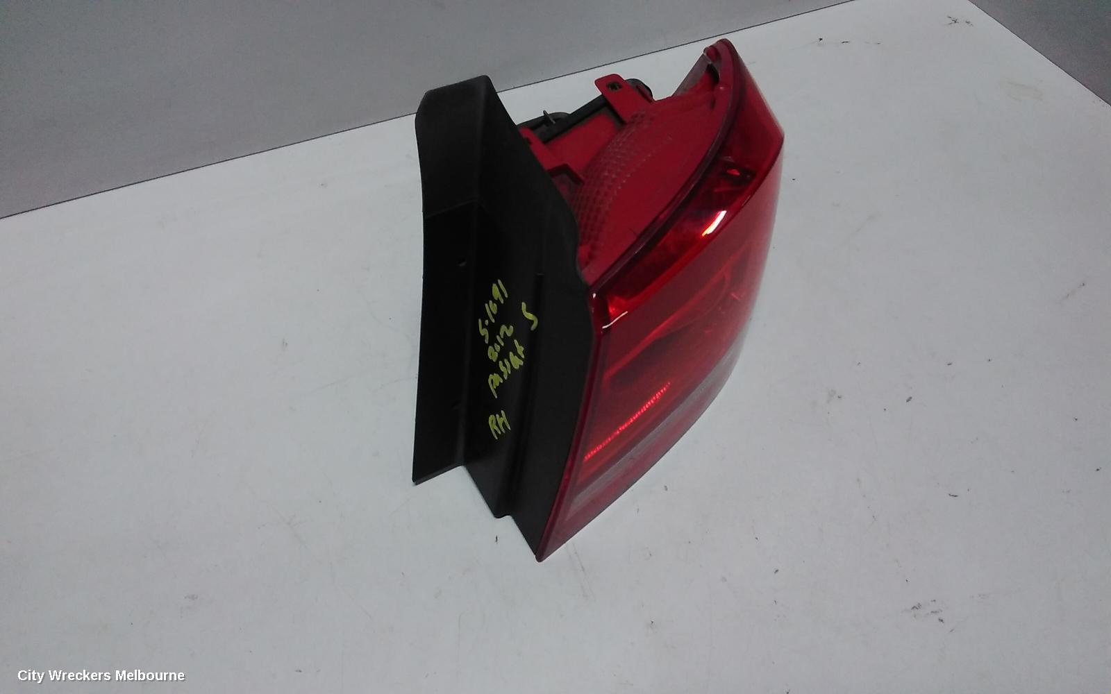 VOLKSWAGEN PASSAT RIGHT TAILLIGHT, 3C/MK6 B7, SEDAN, NON LED TYPE, 09/2010 - 05/2015