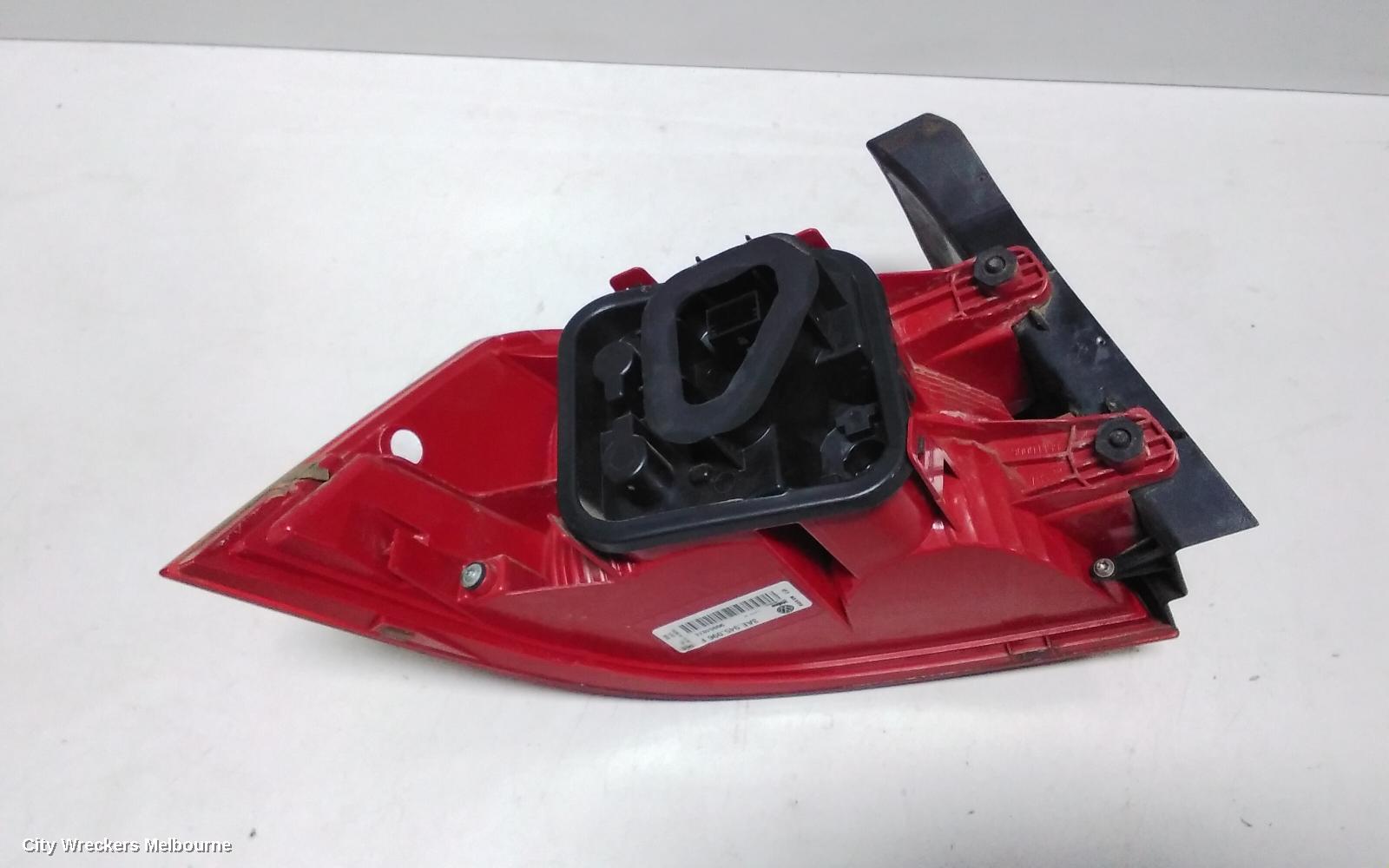VOLKSWAGEN PASSAT RIGHT TAILLIGHT, 3C/MK6 B7, SEDAN, NON LED TYPE, 09/2010 - 05/2015