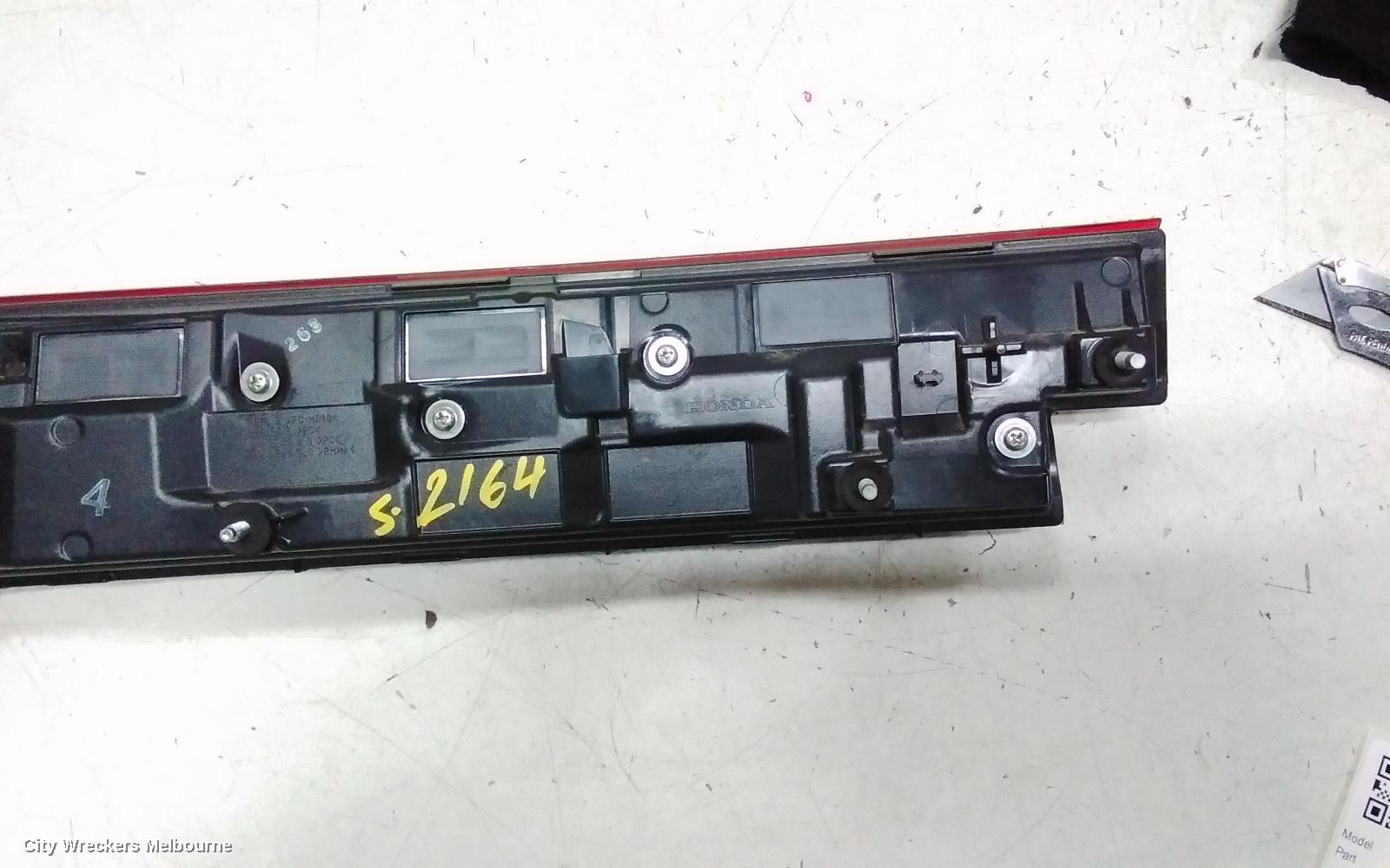 HONDA HRV REAR GARNISH, TAILGATE LAMP (RH SIDE), W/ LED TYPE, RV, 12/2021 - 02/2024