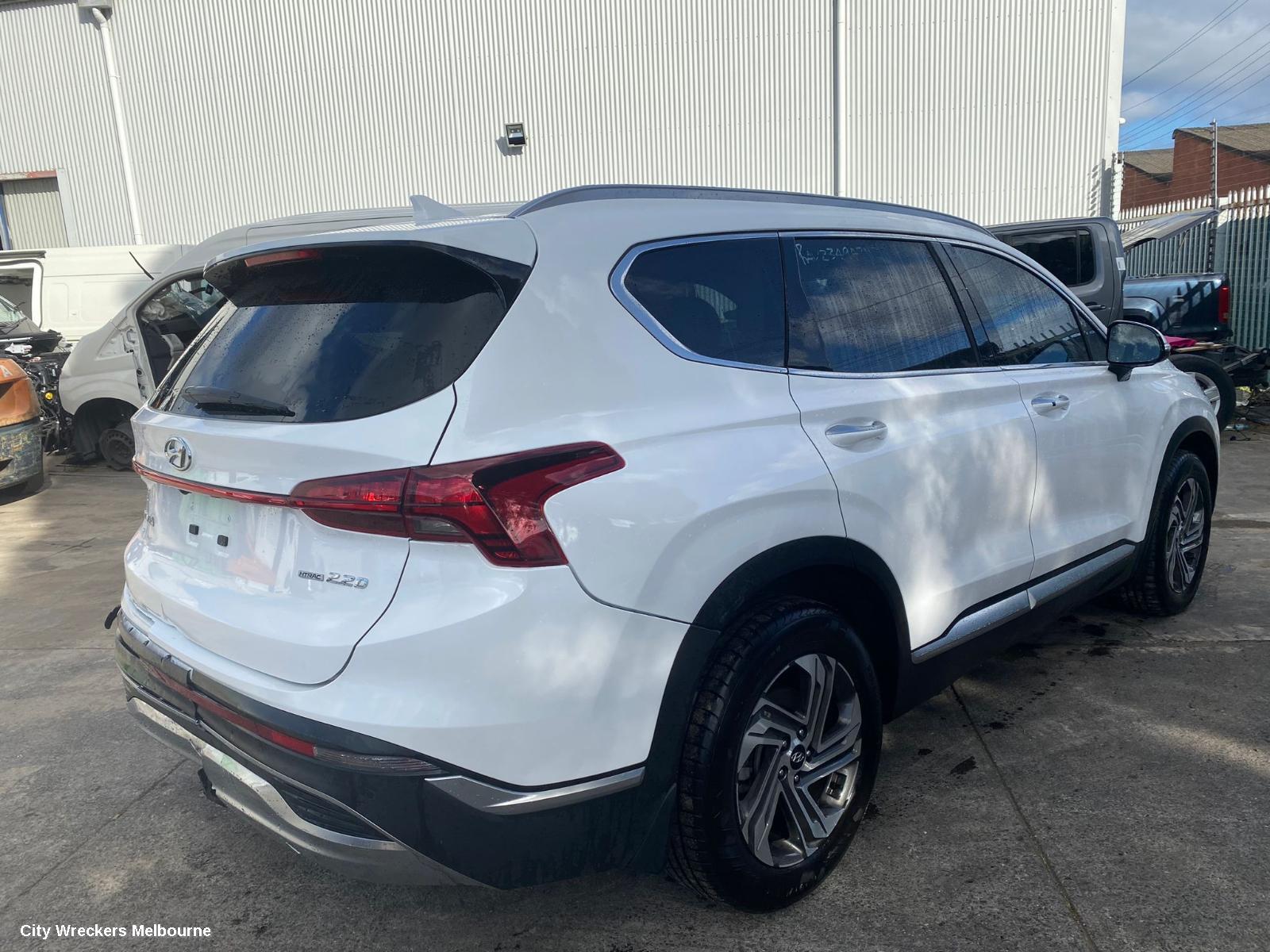 HYUNDAI SANTA FE CONSOLE, AUTO T/M, TM, LEATHER, BLACK, 03/2018 ONWARDS