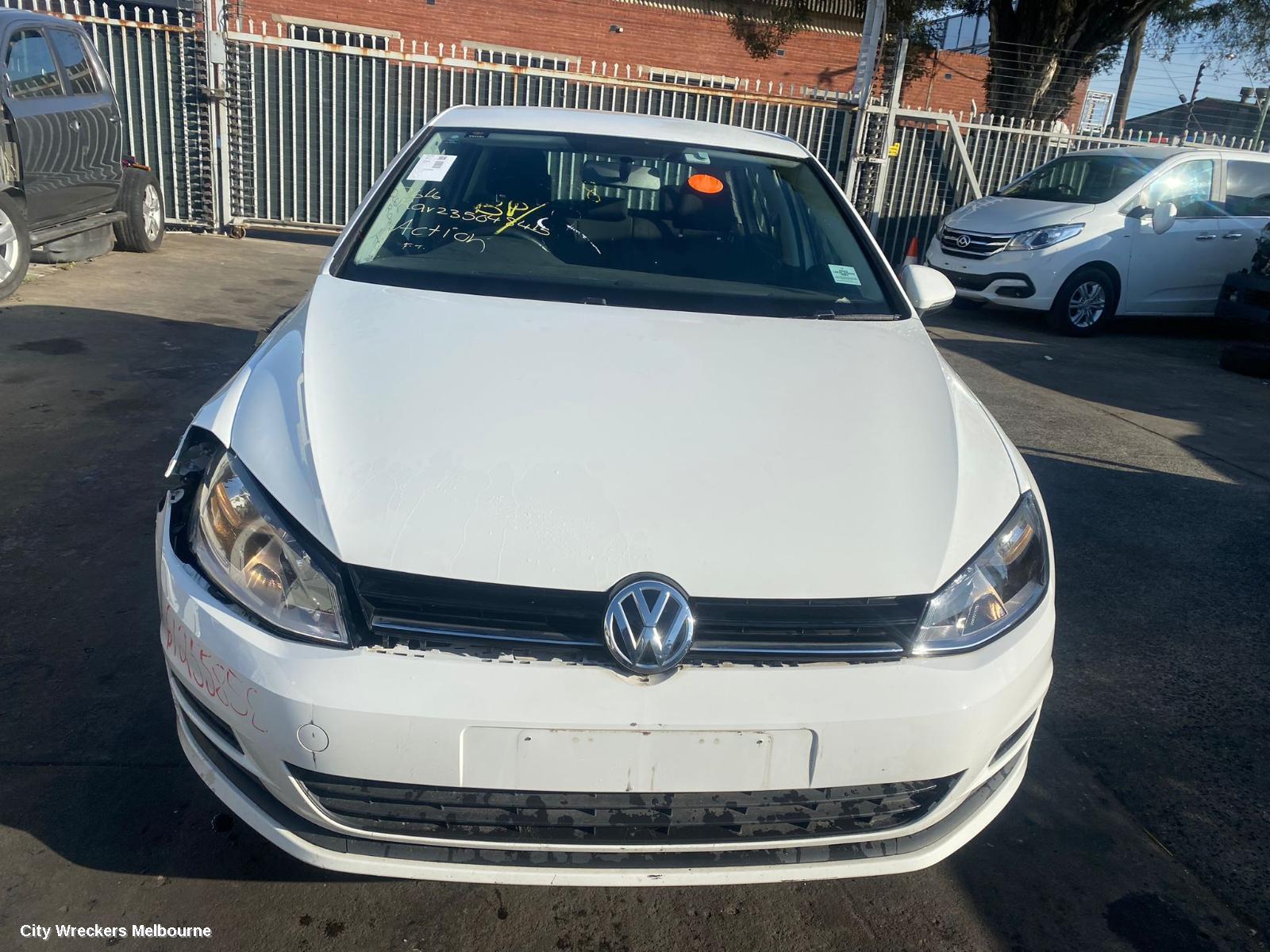 VOLKSWAGEN GOLF LEFT GUARD LINER, GEN 7, FRONT, 11/2012 - 08/2020