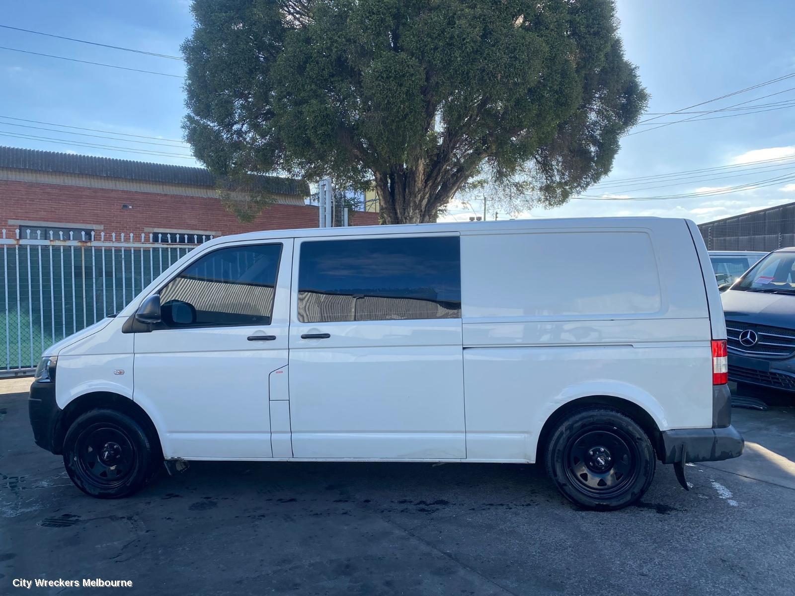 VOLKSWAGEN TRANSPORTER RIGHT GUARD, T5, 08/2004 - 06/2015