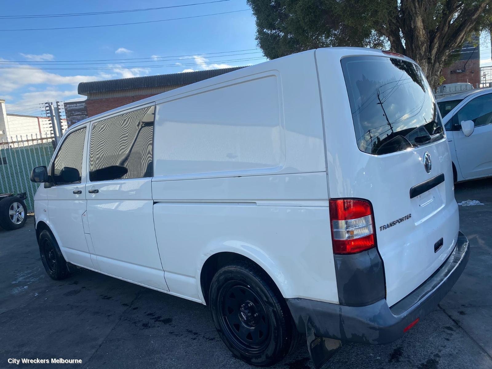 VOLKSWAGEN TRANSPORTER RIGHT GUARD, T5, 08/2004 - 06/2015