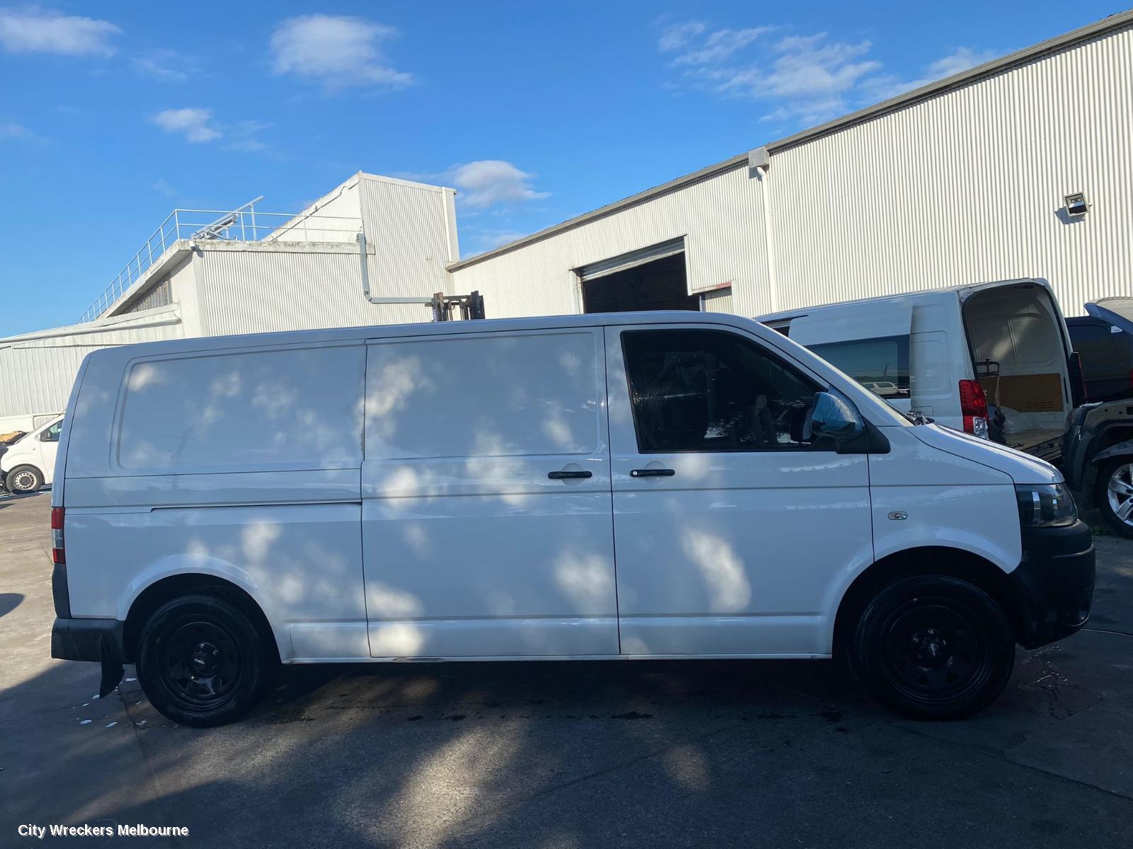 VOLKSWAGEN TRANSPORTER RIGHT GUARD, T5, 08/2004 - 06/2015