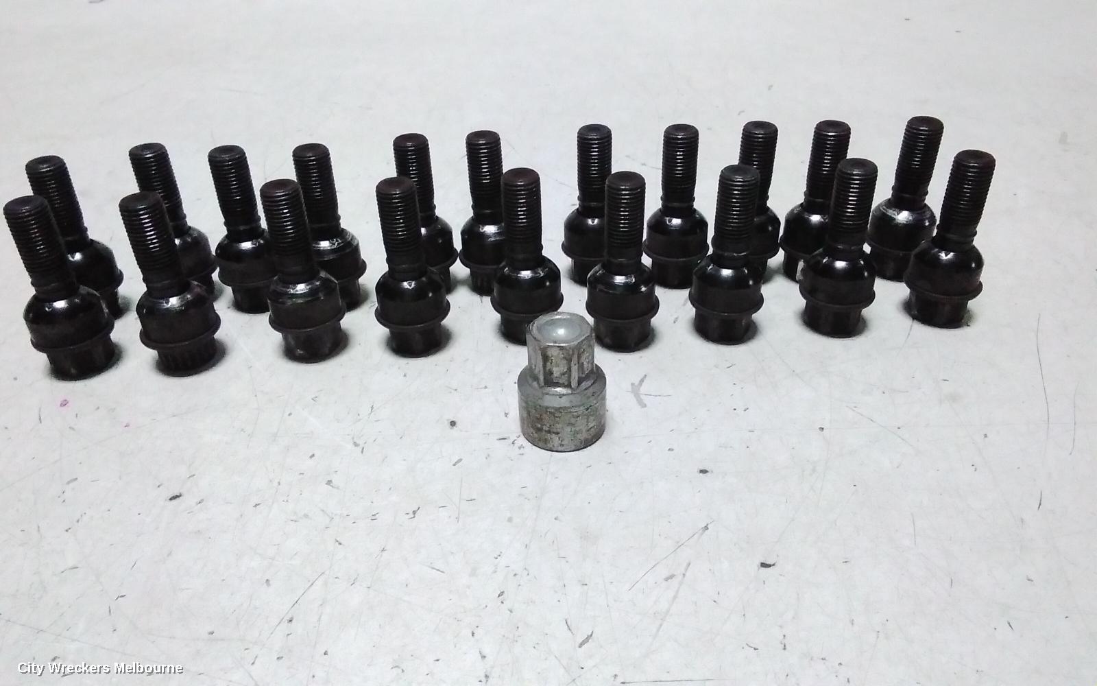 PORSCHE CAYENNE, 92A, 07/2010 - 04/2018, SET OF 20X WHEEL NUTS + SECURITY NUT ~ : 148573
