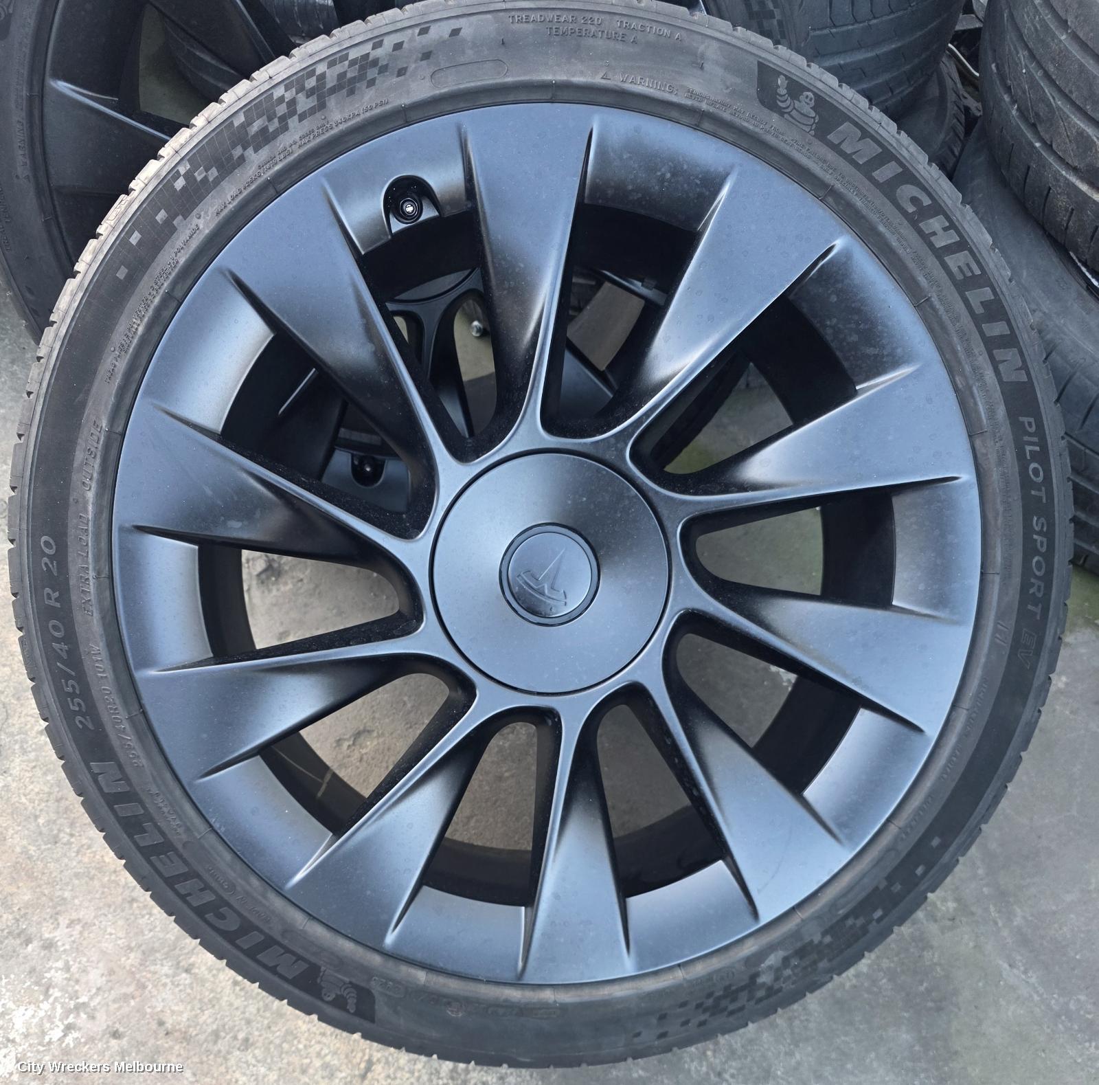TESLA MODEL Y WHEEL MAG, 1ST GEN, FACTORY, 20X9.5IN, INDUCTION, 10 SINGLE SPOKE, MATTE BLACK, 03/2022 - 02/2025