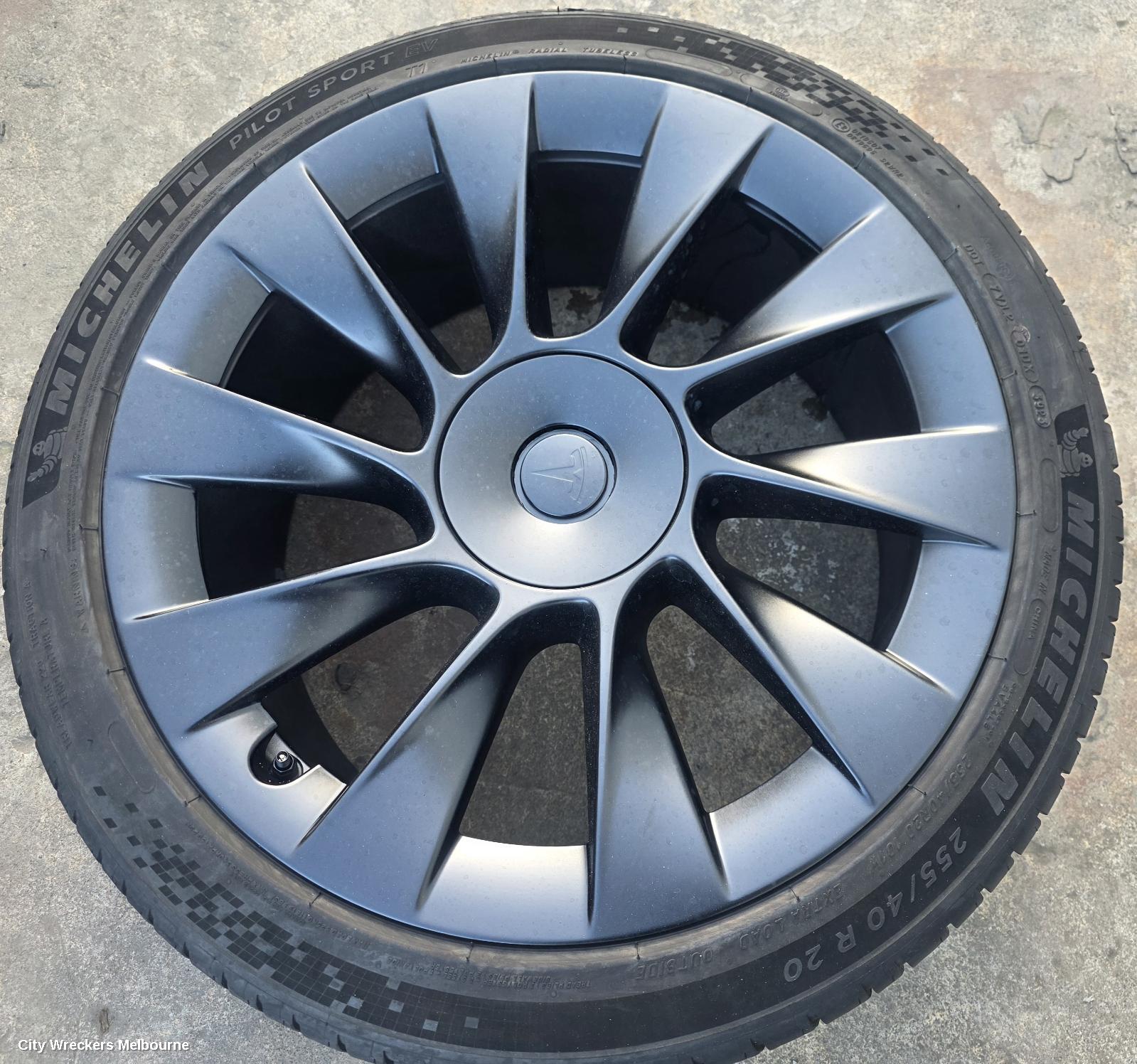 TESLA MODEL Y WHEEL MAG, 1ST GEN, FACTORY, 20X9.5IN, INDUCTION, 10 SINGLE SPOKE, MATTE BLACK, 03/2022 - 02/2025