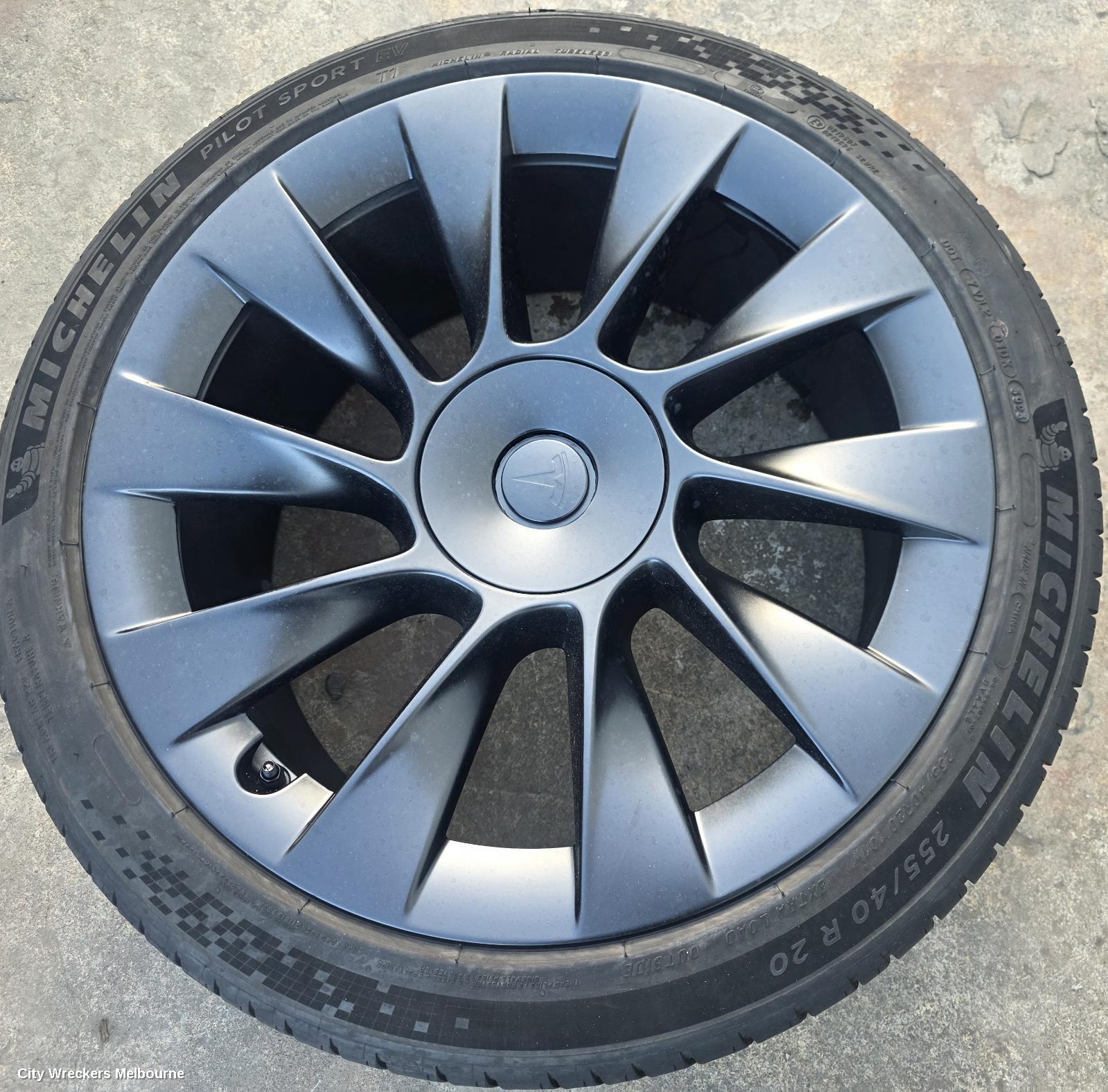 TESLA MODEL Y WHEEL MAG, 1ST GEN, FACTORY, 20X9.5IN, INDUCTION, 10 SINGLE SPOKE, MATTE BLACK, 03/2022 - 02/2025
