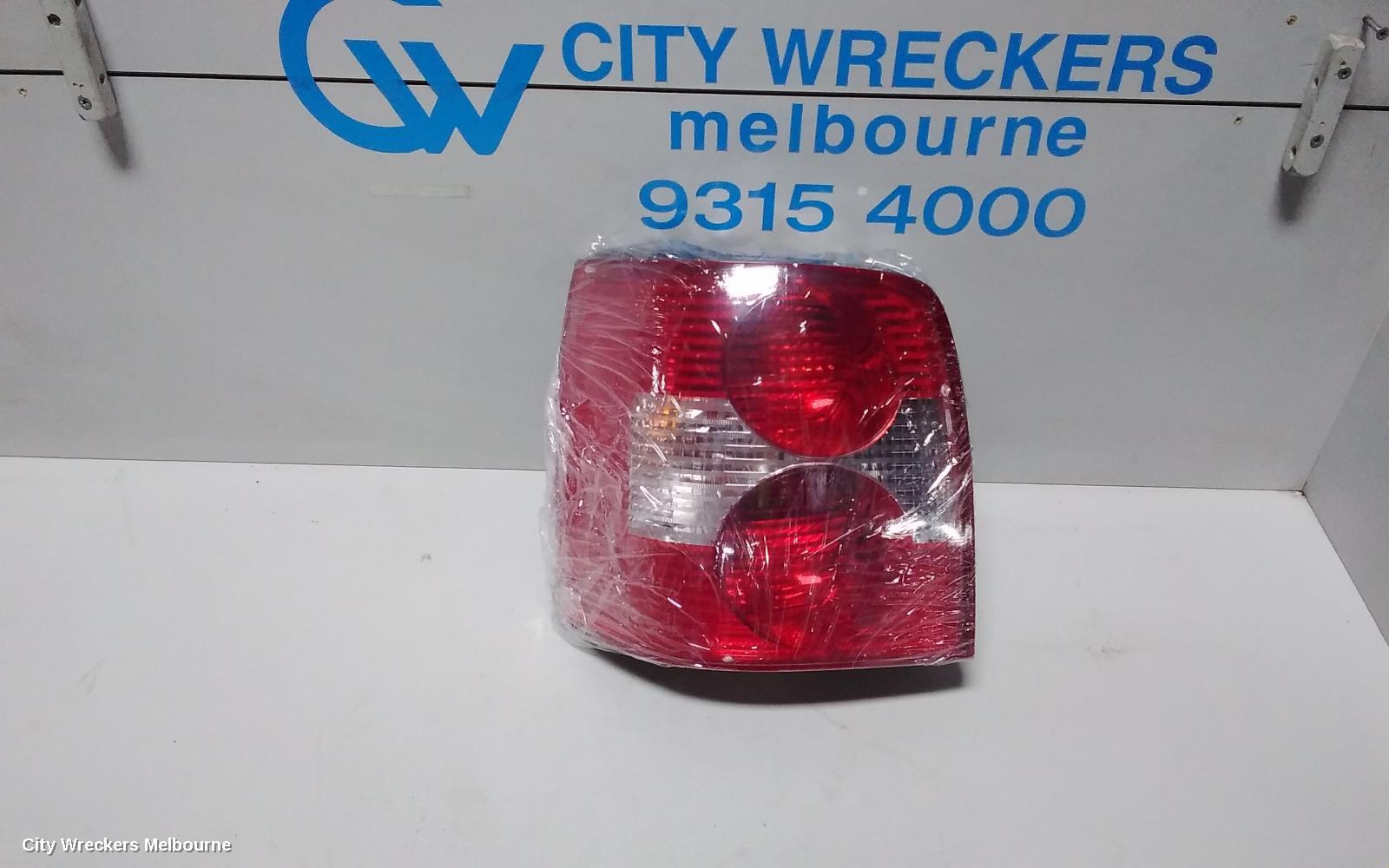 VOLKSWAGEN PASSAT LEFT TAILLIGHT, 3B/GP, WAGON, 02/2001 - 11/2005