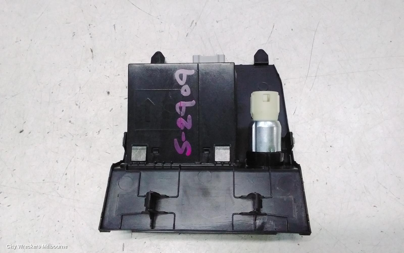 MAZDA 3, BN, 05/2016 - 02/2019, MAZDA 3 AUXILIARY USP PORT  ~ 904532410346: 148899