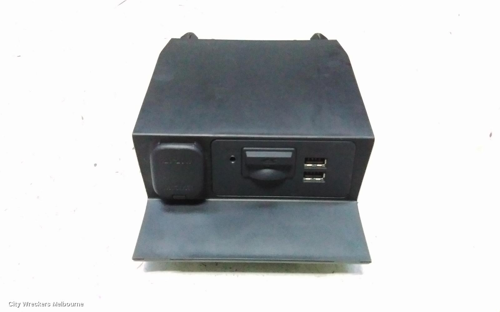 MAZDA 3, BN, 05/2016 - 02/2019, MAZDA 3 AUXILIARY USP PORT  ~ 904532410346: 148899