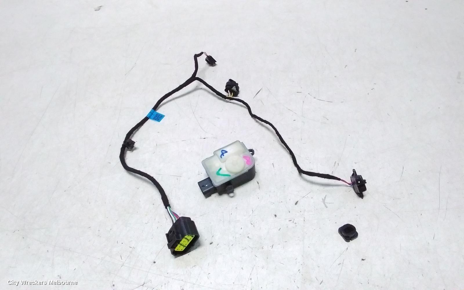 JAECOO J5 FUEL DOOR / FILLER, 1ST GEN, 08/2025 ONWARDS