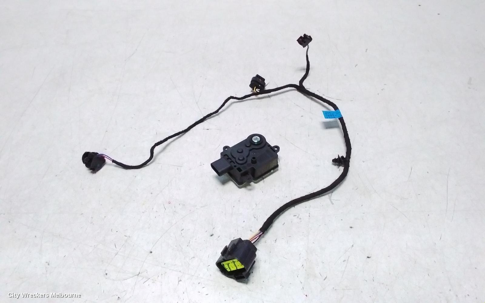 JAECOO J5 FUEL DOOR / FILLER, 1ST GEN, 08/2025 ONWARDS