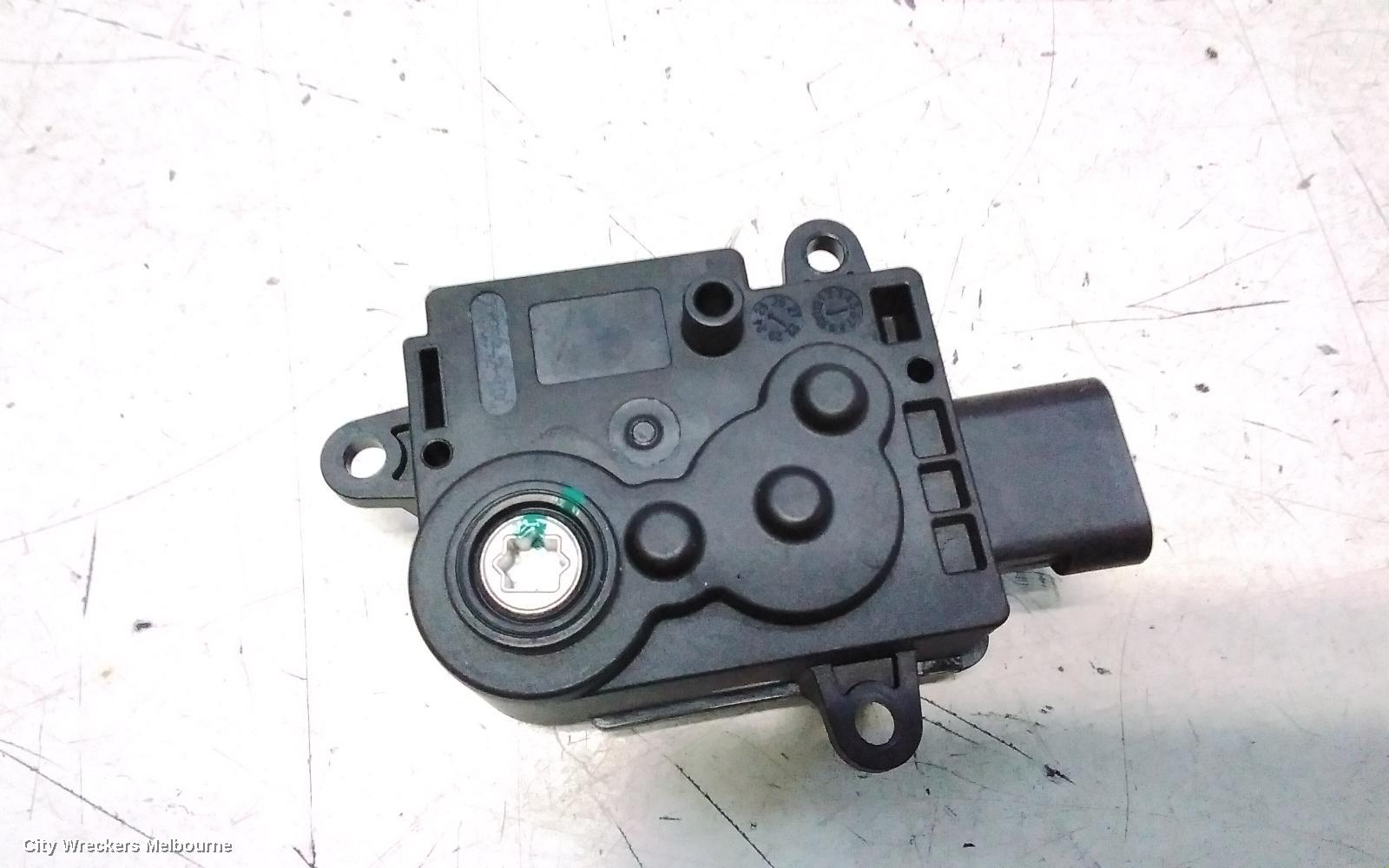 JAECOO J5 FUEL DOOR / FILLER, 1ST GEN, 08/2025 ONWARDS