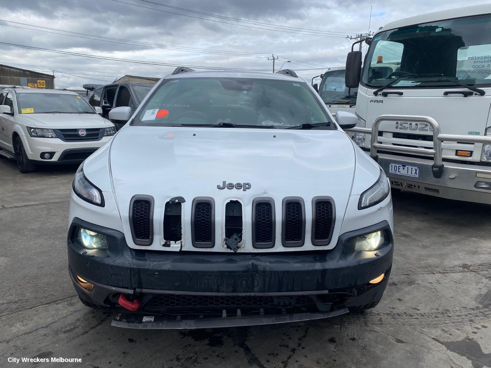 JEEP CHEROKEE LEFT GUARD, KL, 02/2014 - 03/2018