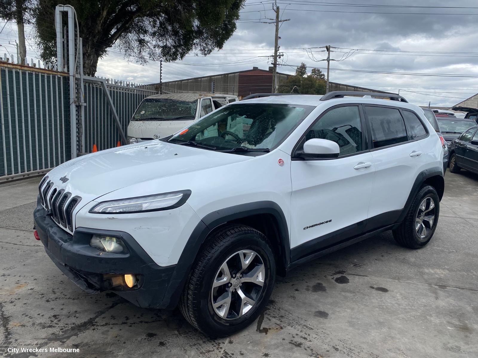 JEEP CHEROKEE LEFT GUARD, KL, 02/2014 - 03/2018