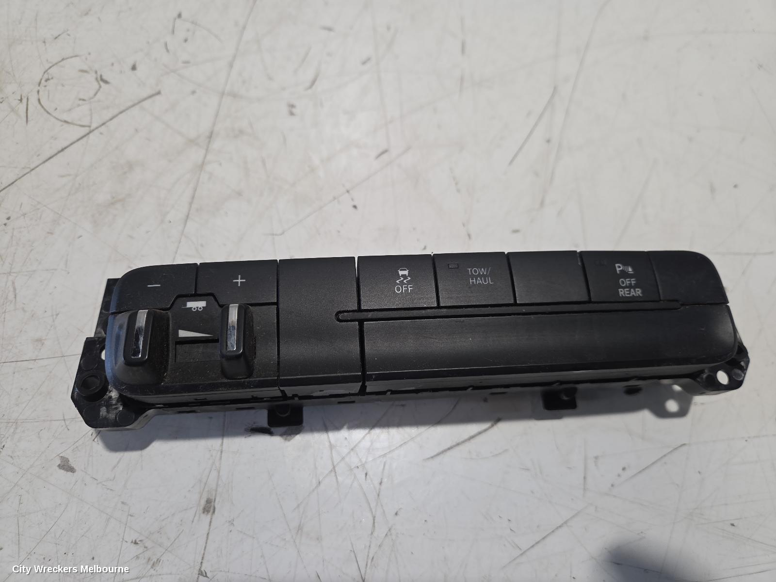 RAM 1500, DS, 01/2016 - 12/2023, DASHBOARD INSTRUMENT PANEL CENTER CONTROL P68247621AA: 149197