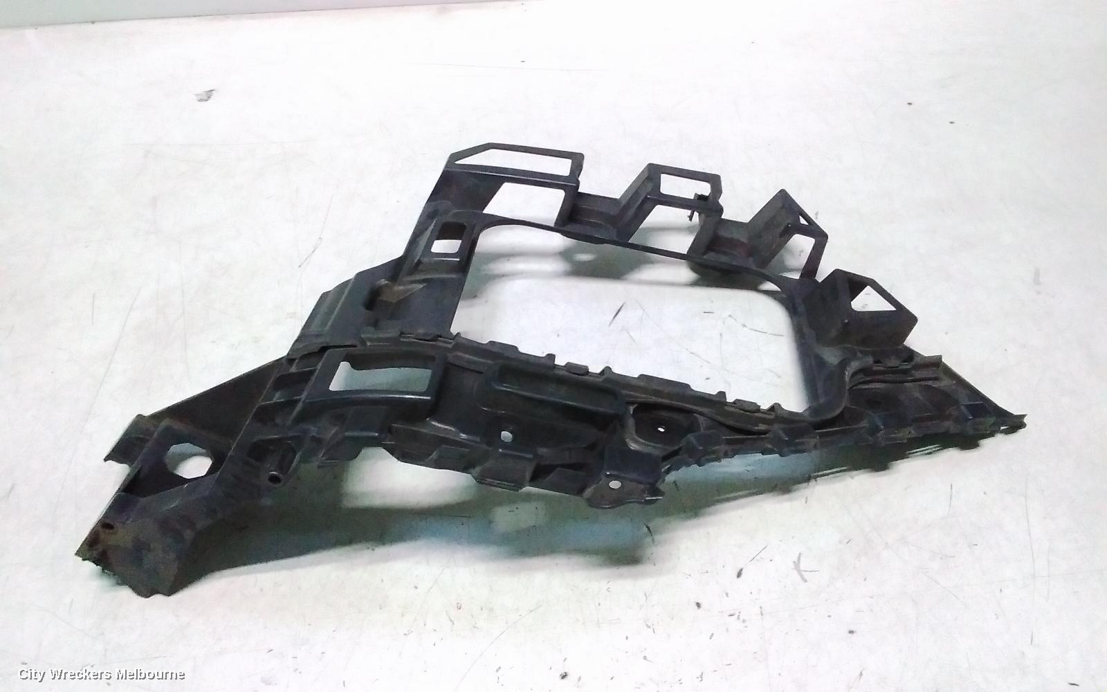 VOLKSWAGEN TOUAREG, 7P, 12/2010 - 04/2018, LHF BAR BRACKET: 149574