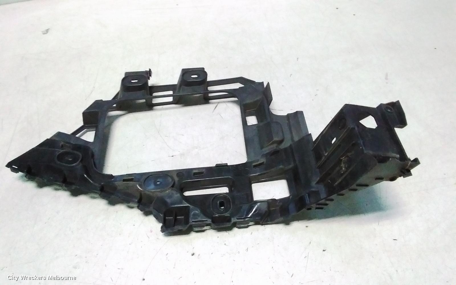 VOLKSWAGEN TOUAREG, 7P, 12/2010 - 04/2018, LHF BAR BRACKET: 149574