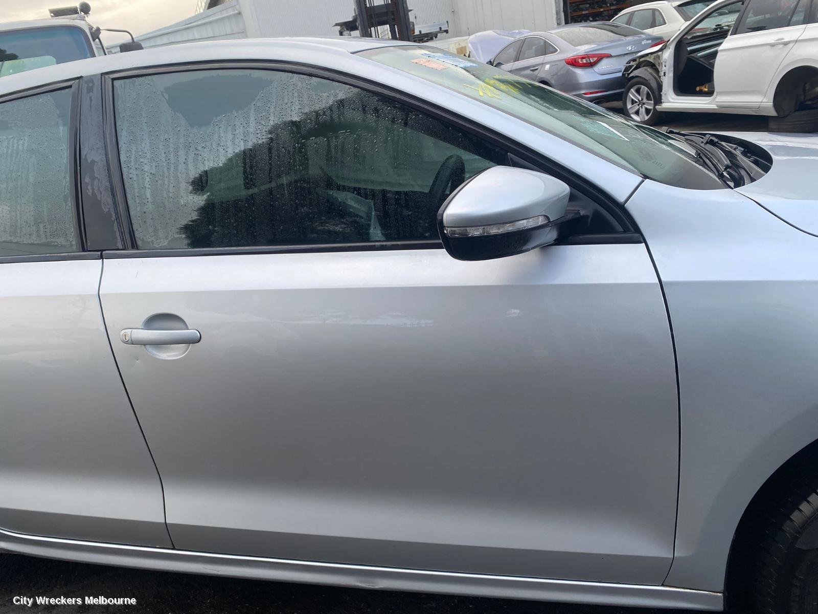VOLKSWAGEN JETTA LEFT GUARD, 1B, 02/2011 - 12/2017