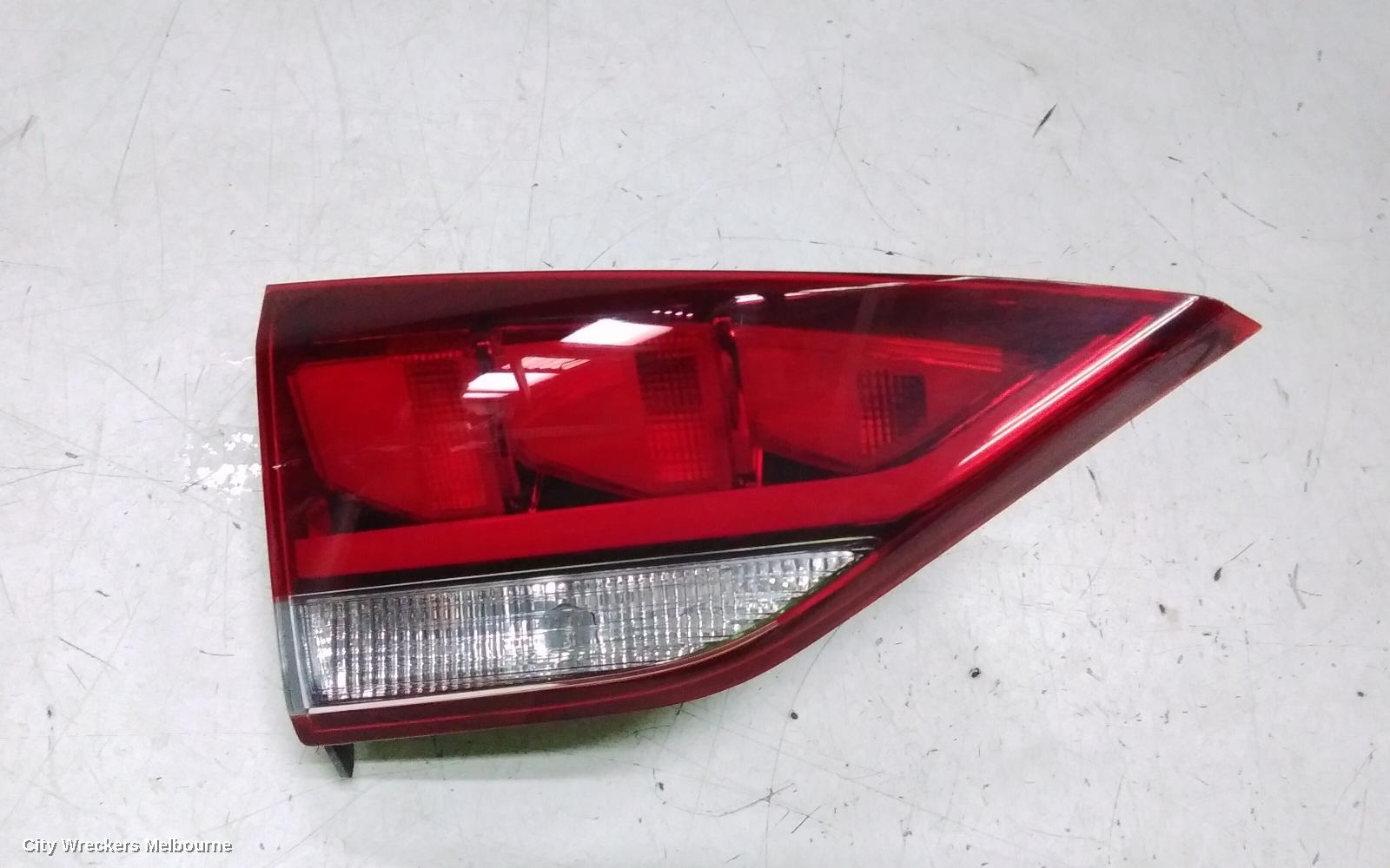 HYUNDAI GENESIS REAR GARNISH, BOOTLID LAMP (LH SIDE), DH, 11/2014 - 01/2018