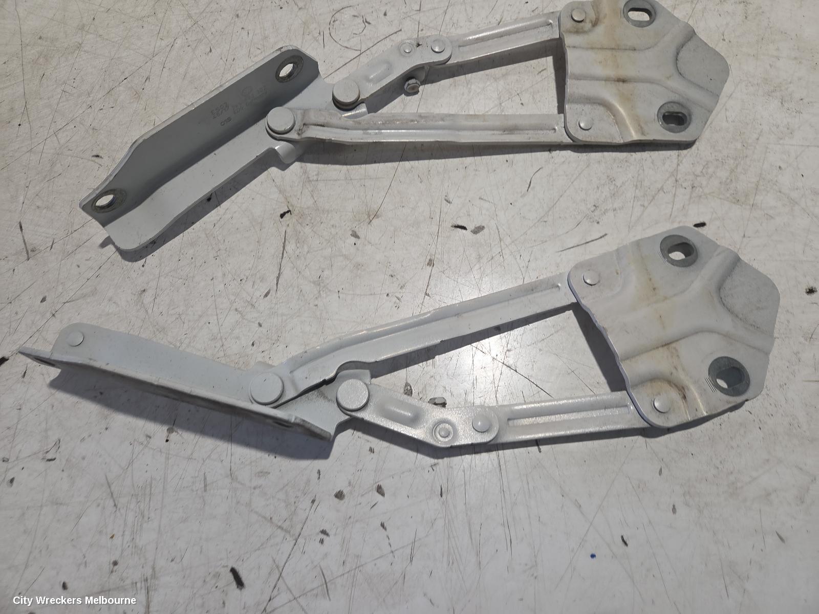 VOLKSWAGEN CADDY BONNET HINGE/STRUT, 2KN, HINGES (PAIR), 12/2015 - 02/2021