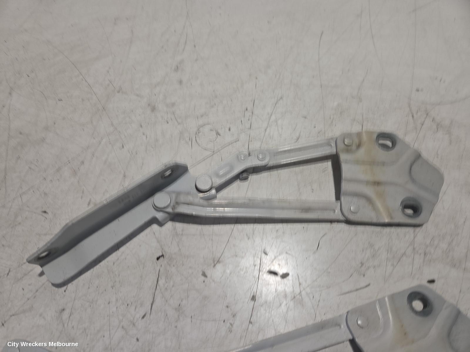 VOLKSWAGEN CADDY BONNET HINGE/STRUT, 2KN, HINGES (PAIR), 12/2015 - 02/2021