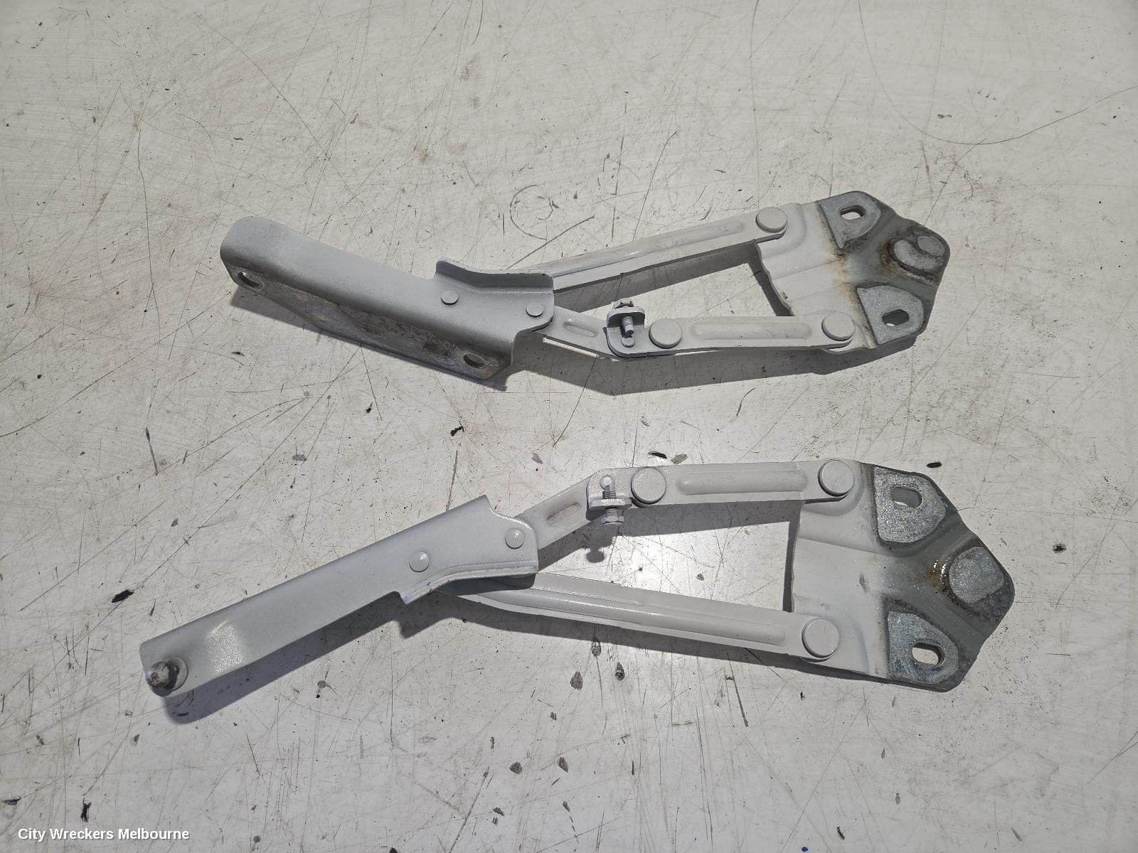 VOLKSWAGEN CADDY BONNET HINGE/STRUT, 2KN, HINGES (PAIR), 12/2015 - 02/2021