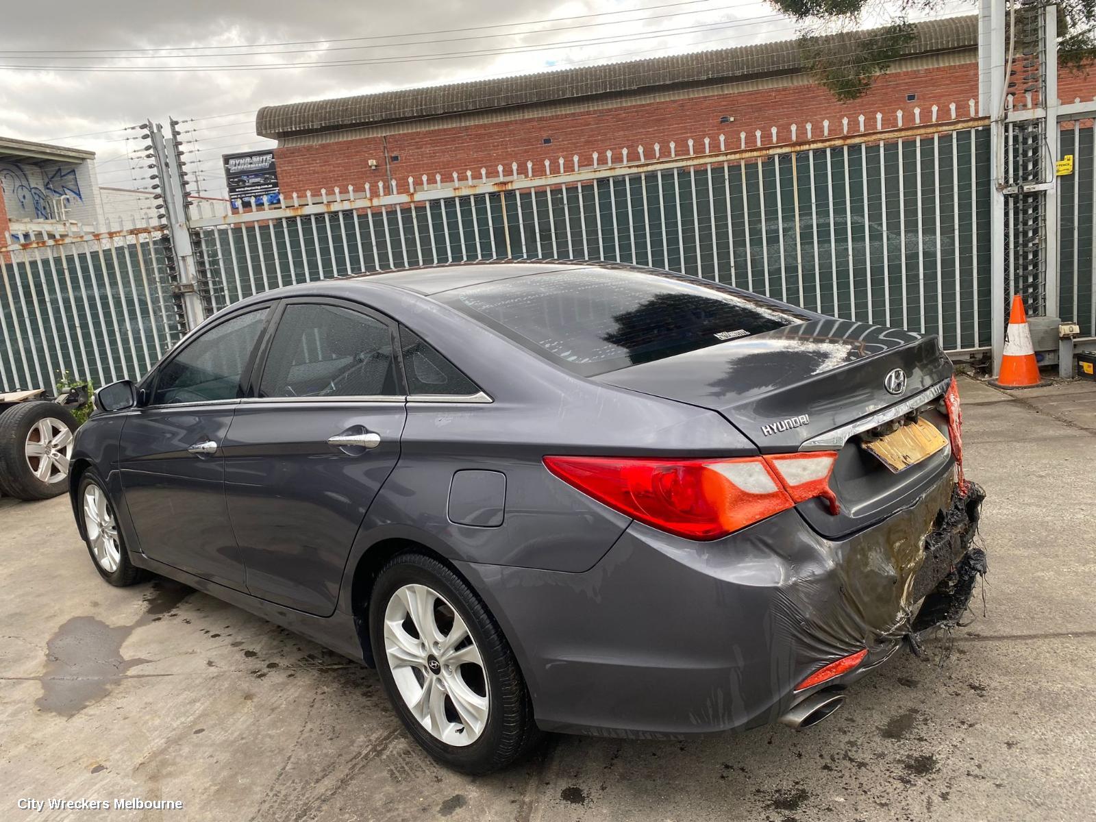 HYUNDAI I45 LEFT HEADLAMP, YF, 02/2010 - 04/2014