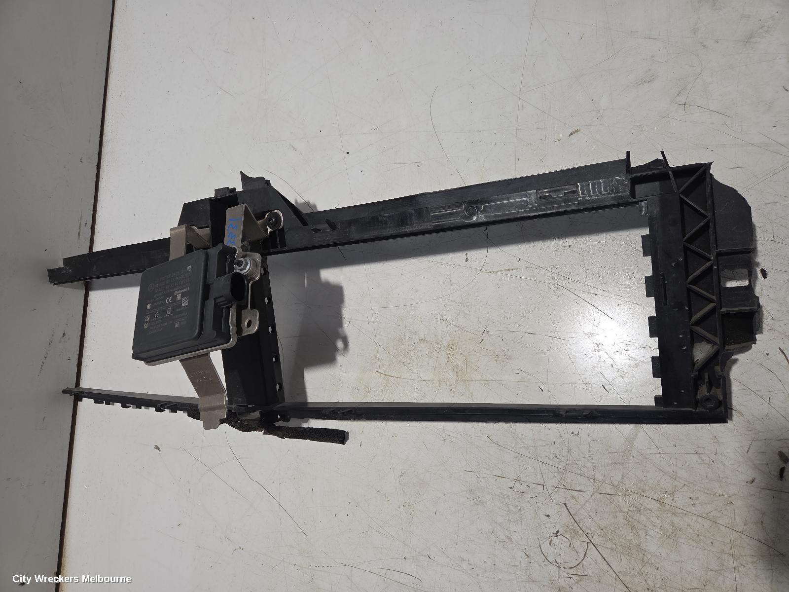 MERCEDES EQA REVERSE CAMERA, H243, 01/2021 ONWARDS