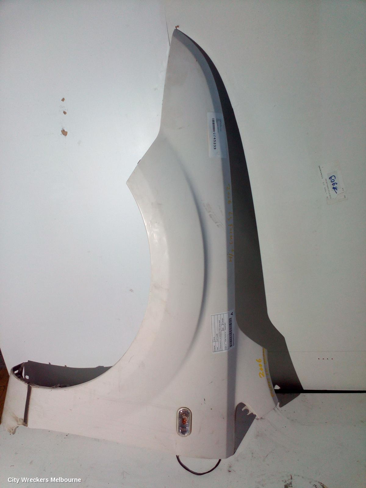 FORD FOCUS LEFT GUARD, LS, SEDAN/HATCH, W/ REPEATER TYPE, 06/2005 - 05/2007