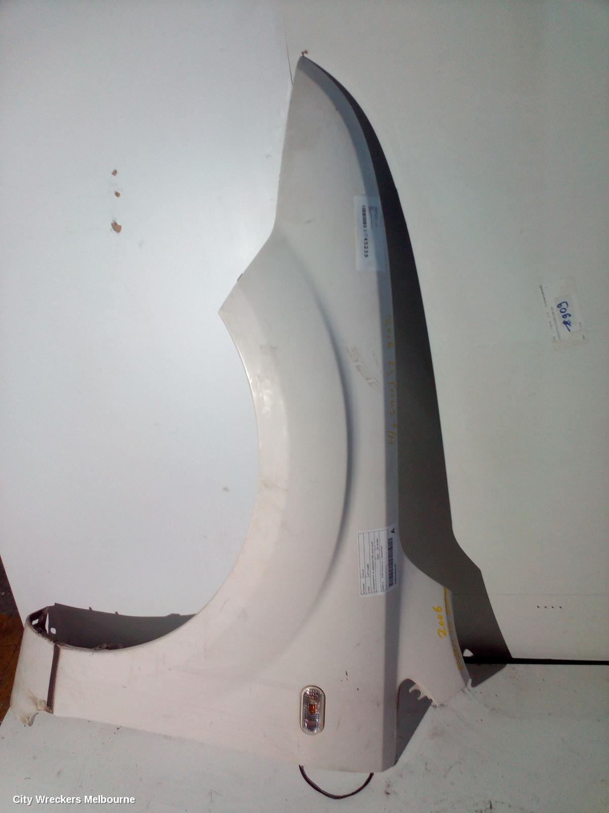 FORD FOCUS LEFT GUARD, LS, SEDAN/HATCH, W/ REPEATER TYPE, 06/2005 - 05/2007
