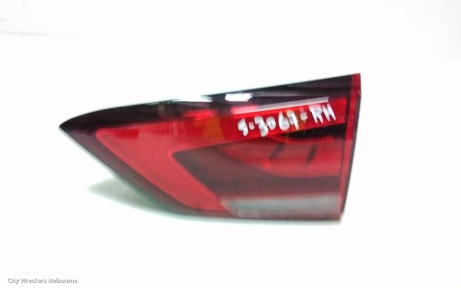 MG ZS REAR GARNISH, TAILGATE LAMP (RH SIDE), ZST TYPE, AZS1, 01/2020 - 06/2025