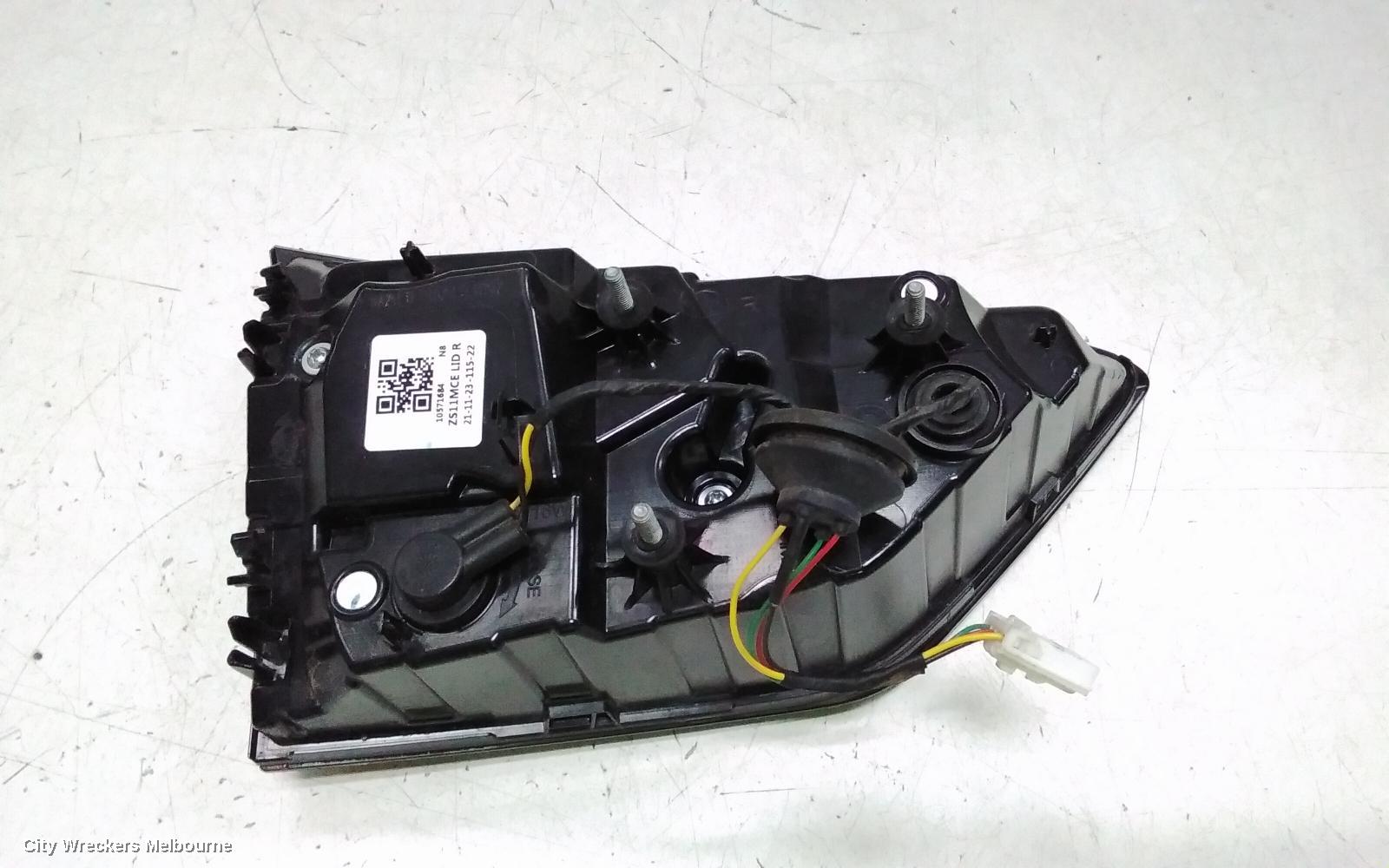 MG ZS REAR GARNISH, TAILGATE LAMP (RH SIDE), ZST TYPE, AZS1, 01/2020 - 06/2025