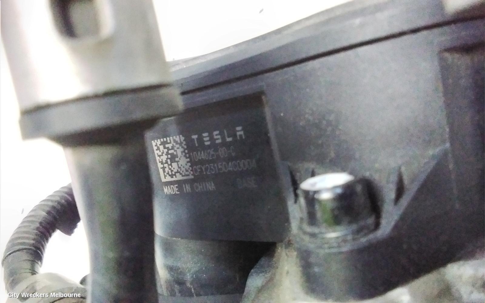 TESLA MODEL Y CALIPER, 1ST GEN, LH REAR, 1 PISTON TYPE, NON PERFORMANCE, 03/2022 - 02/2025