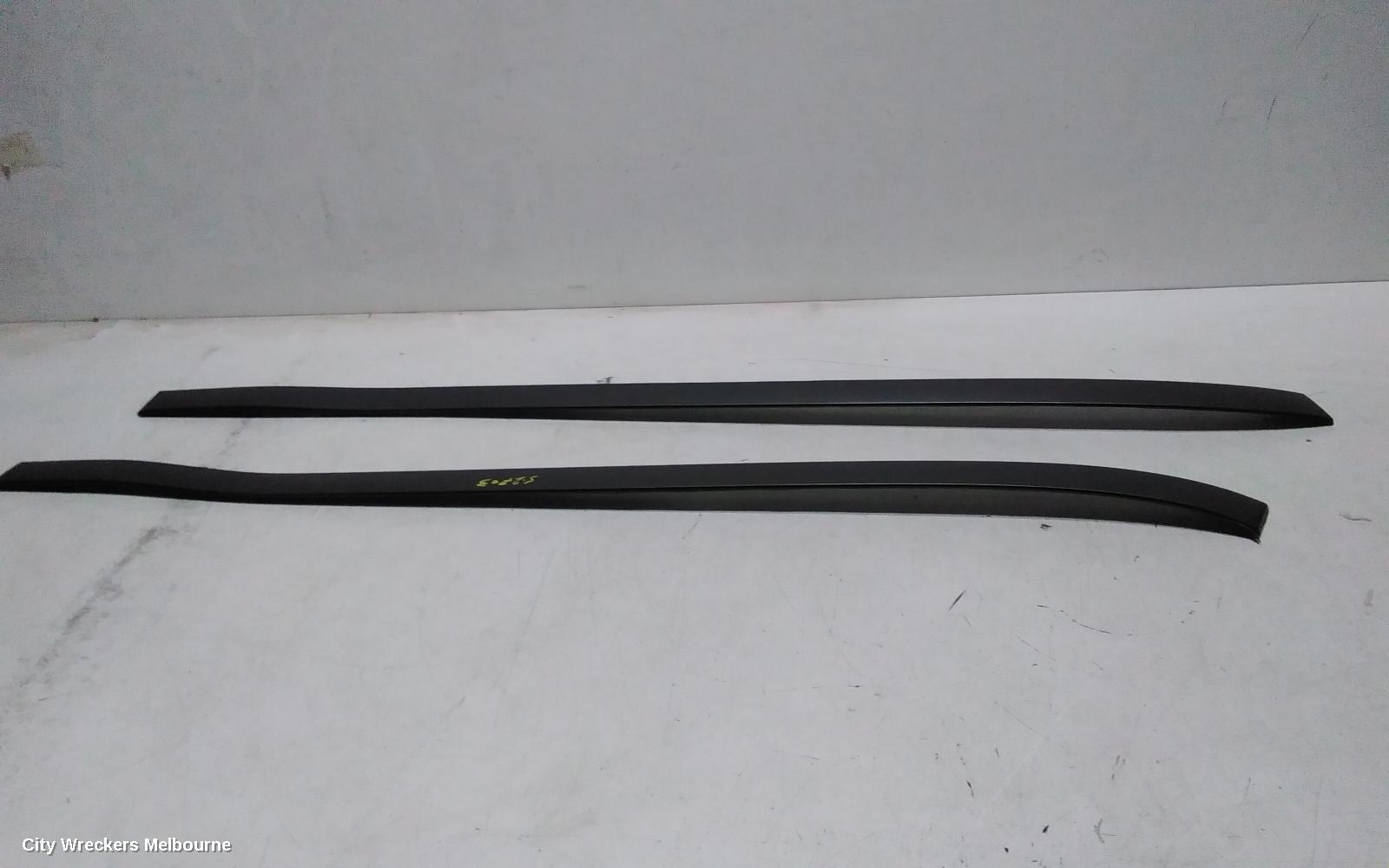 LAND ROVER DISCOVERY ROOF RAIL