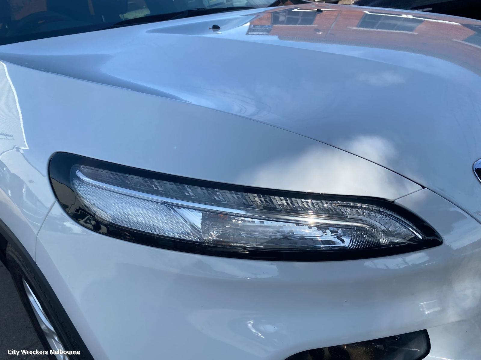 JEEP CHEROKEE LEFT FRONT DOOR, KL, 02/2014 - 11/2022