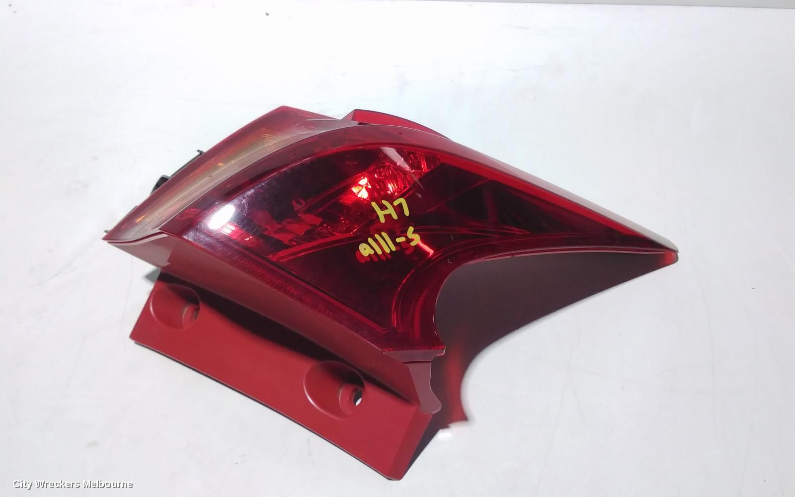 TOYOTA COROLLA LEFT TAILLIGHT, ZRE182R, HATCH, 10/2012 - 03/2015
