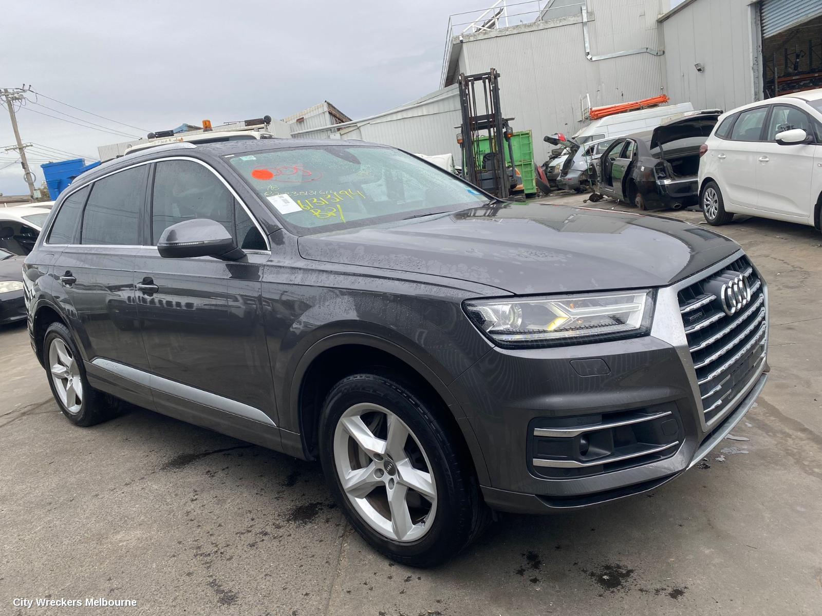 AUDI Q7 LEFT FRONT HUB ASSEMBLY, 4M, 07/2015 ONWARDS