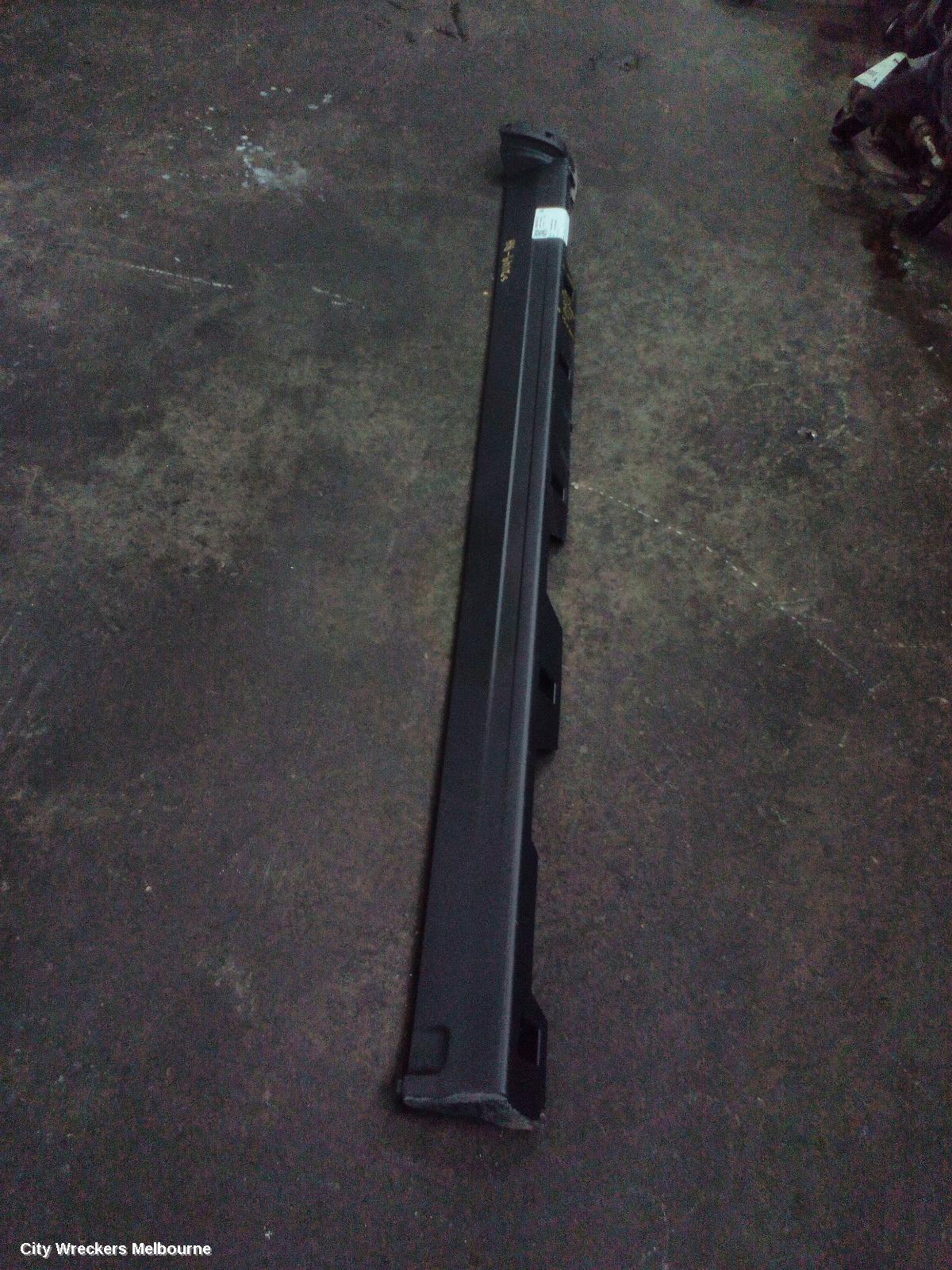 LAND ROVER DISCOVERY SPORT SIDE STEP/SKIRT, L550, 01/2015 ONWARDS