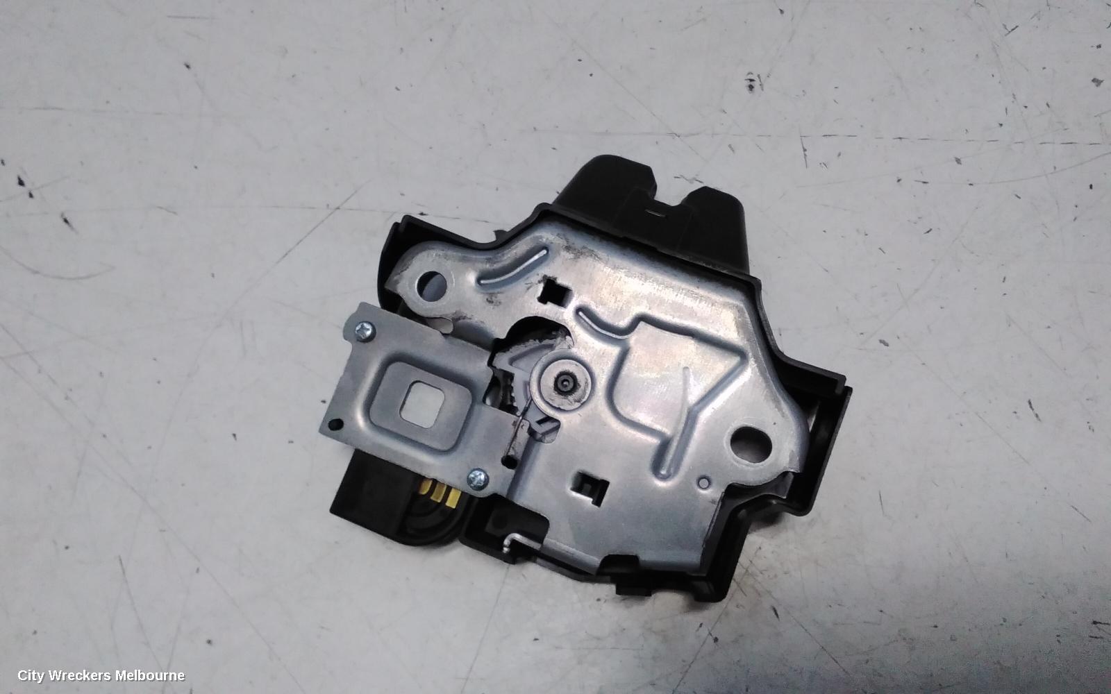 TOYOTA CAMRY DOOR/BOOT/GATE LOCK, BOOTLID LOCK, XV70, 09/2017 - 05/2024