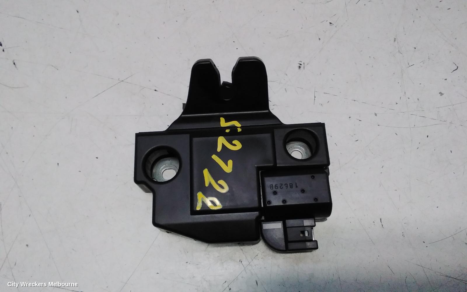TOYOTA CAMRY DOOR/BOOT/GATE LOCK, BOOTLID LOCK, XV70, 09/2017 - 05/2024