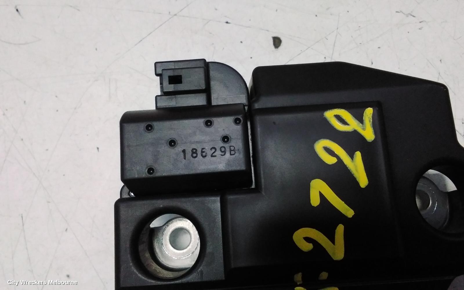 TOYOTA CAMRY DOOR/BOOT/GATE LOCK, BOOTLID LOCK, XV70, 09/2017 - 05/2024