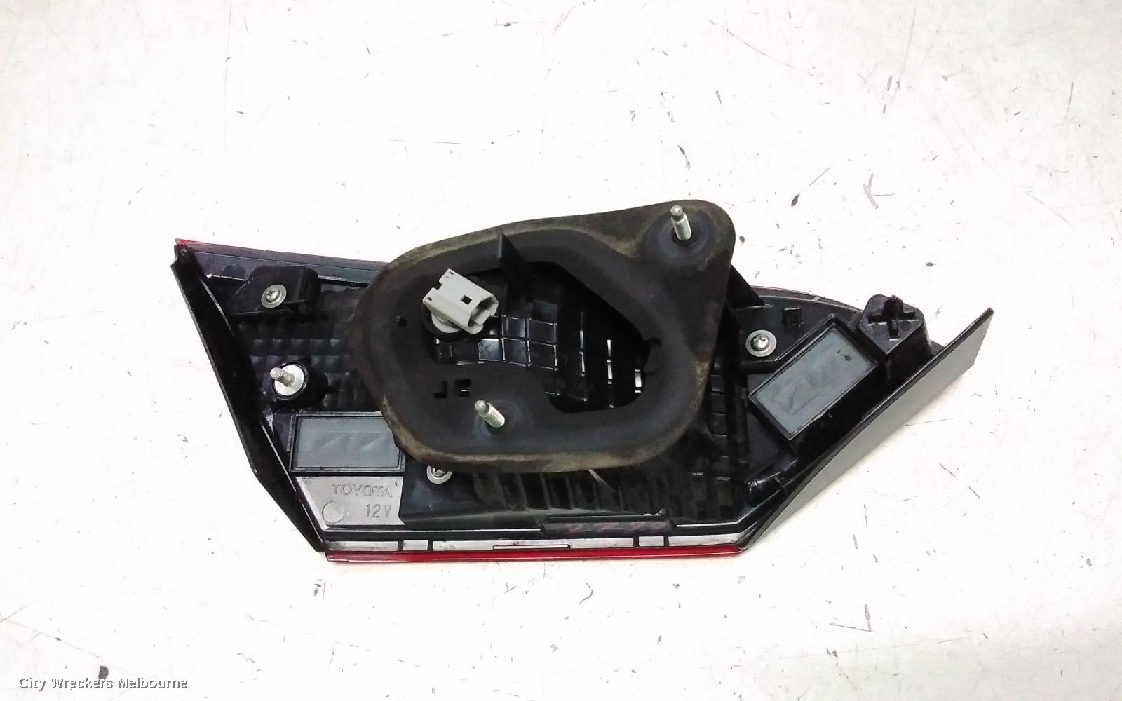 TOYOTA CAMRY REAR GARNISH, BOOTLID LAMP (RH SIDE), HALOGEN TYPE, XV70, 09/2017 - 01/2021