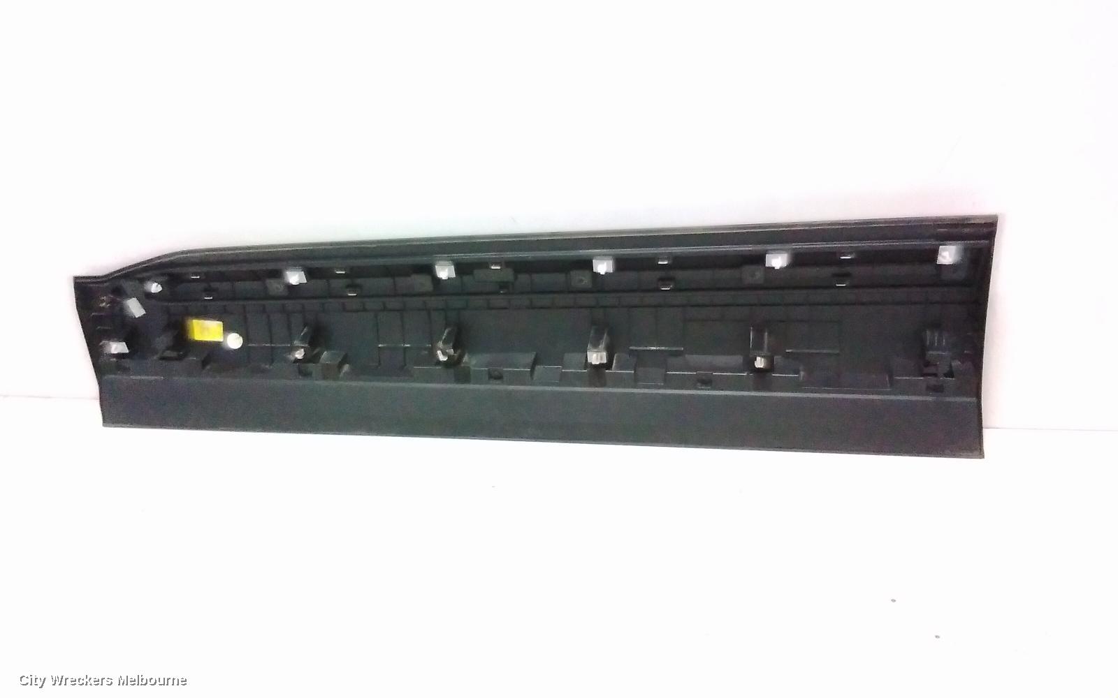 HYUNDAI SANTA FE DOOR MOULD, RH FRONT, WAIST MOULD, TM, 03/2018 - 10/2023