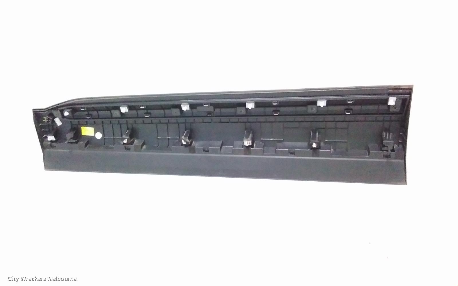 HYUNDAI SANTA FE DOOR MOULD, RH FRONT, WAIST MOULD, TM, 03/2018 - 10/2023