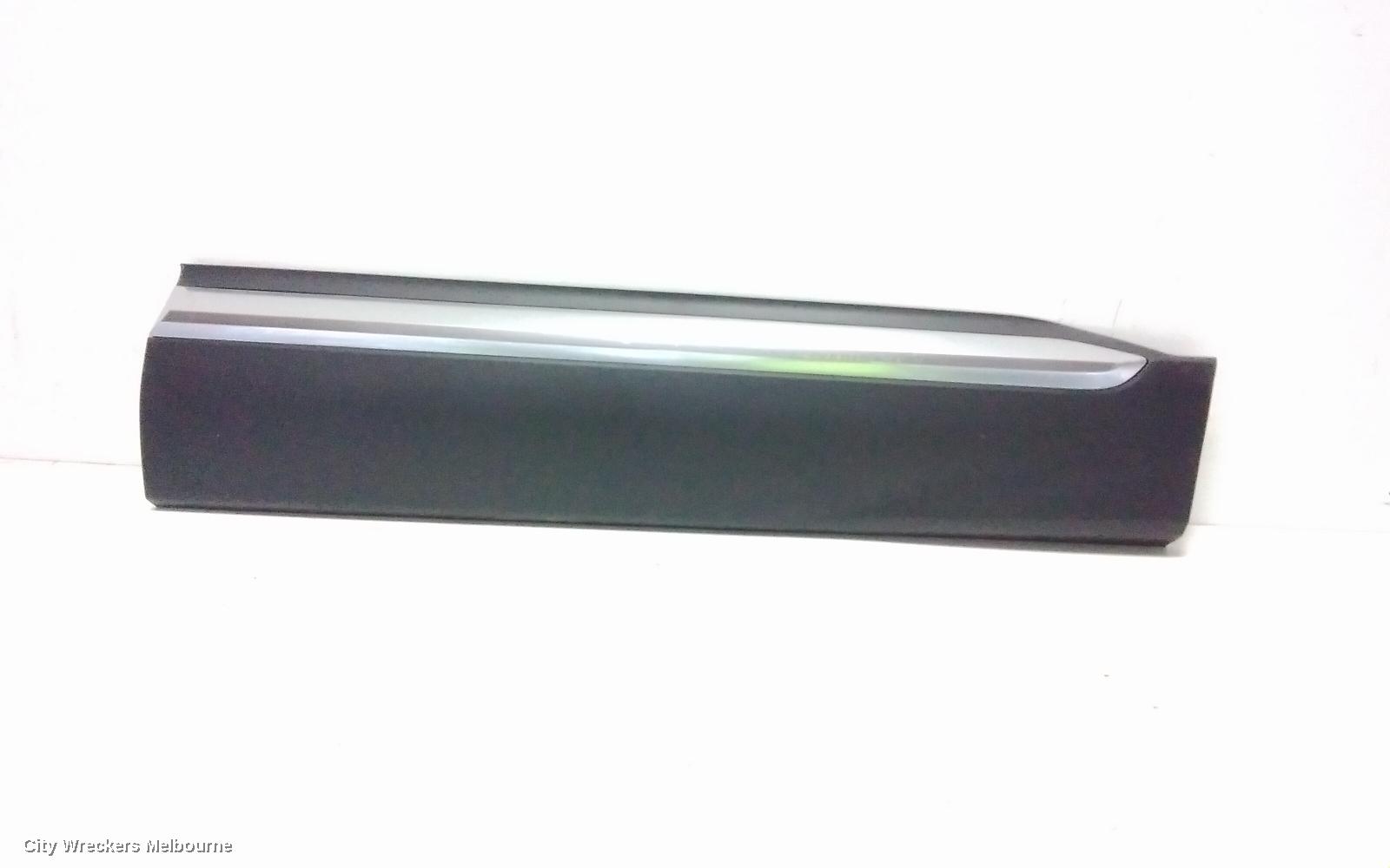HYUNDAI SANTA FE DOOR MOULD, RH FRONT, WAIST MOULD, TM, 03/2018 - 10/2023
